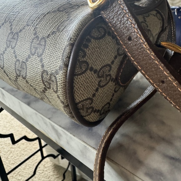 Authentic Gucci vintage web cherry line
crossbody, original strap & certificate - Picture 6 of 11